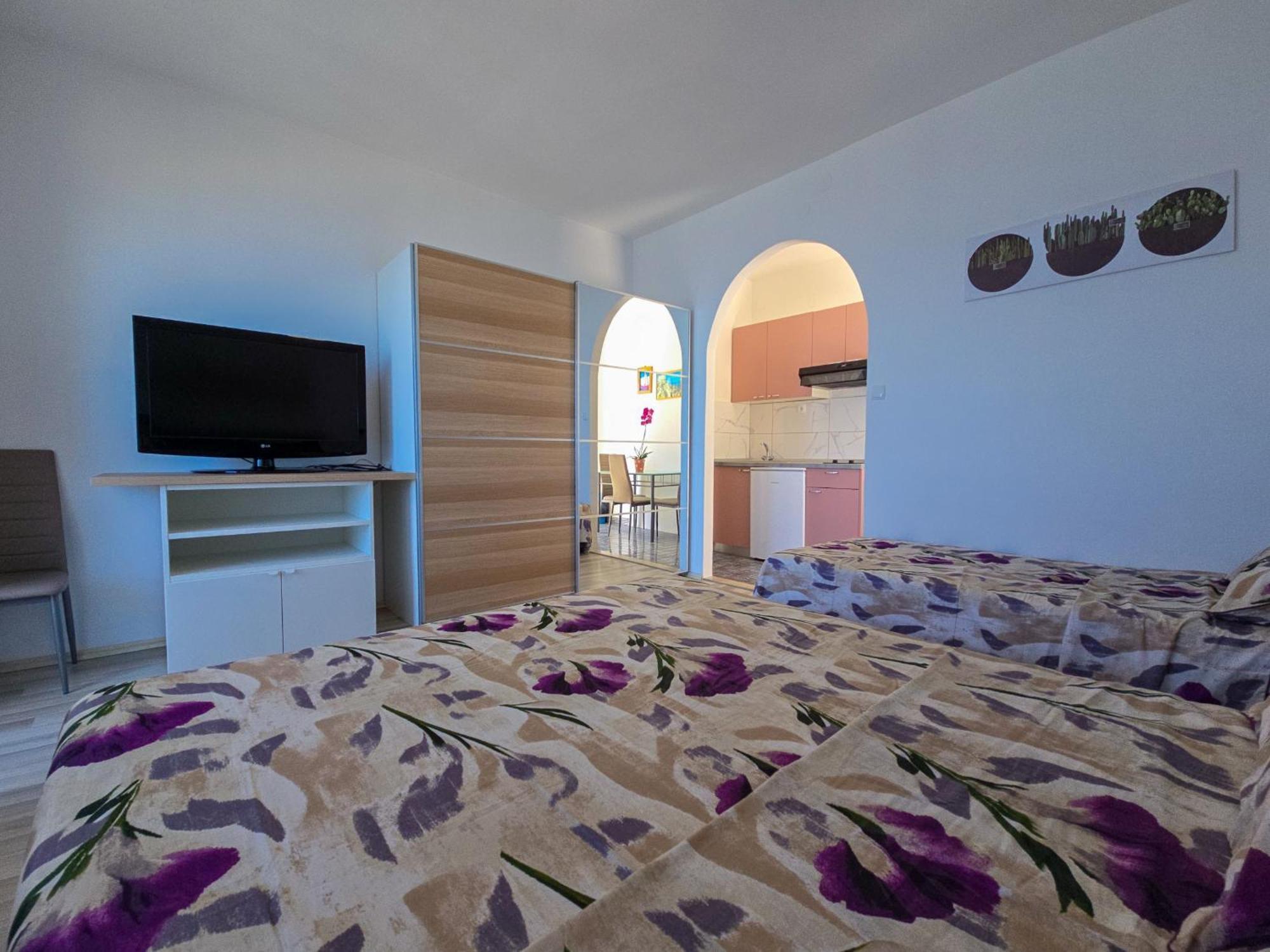 Apartments Neda Omis Ruang foto