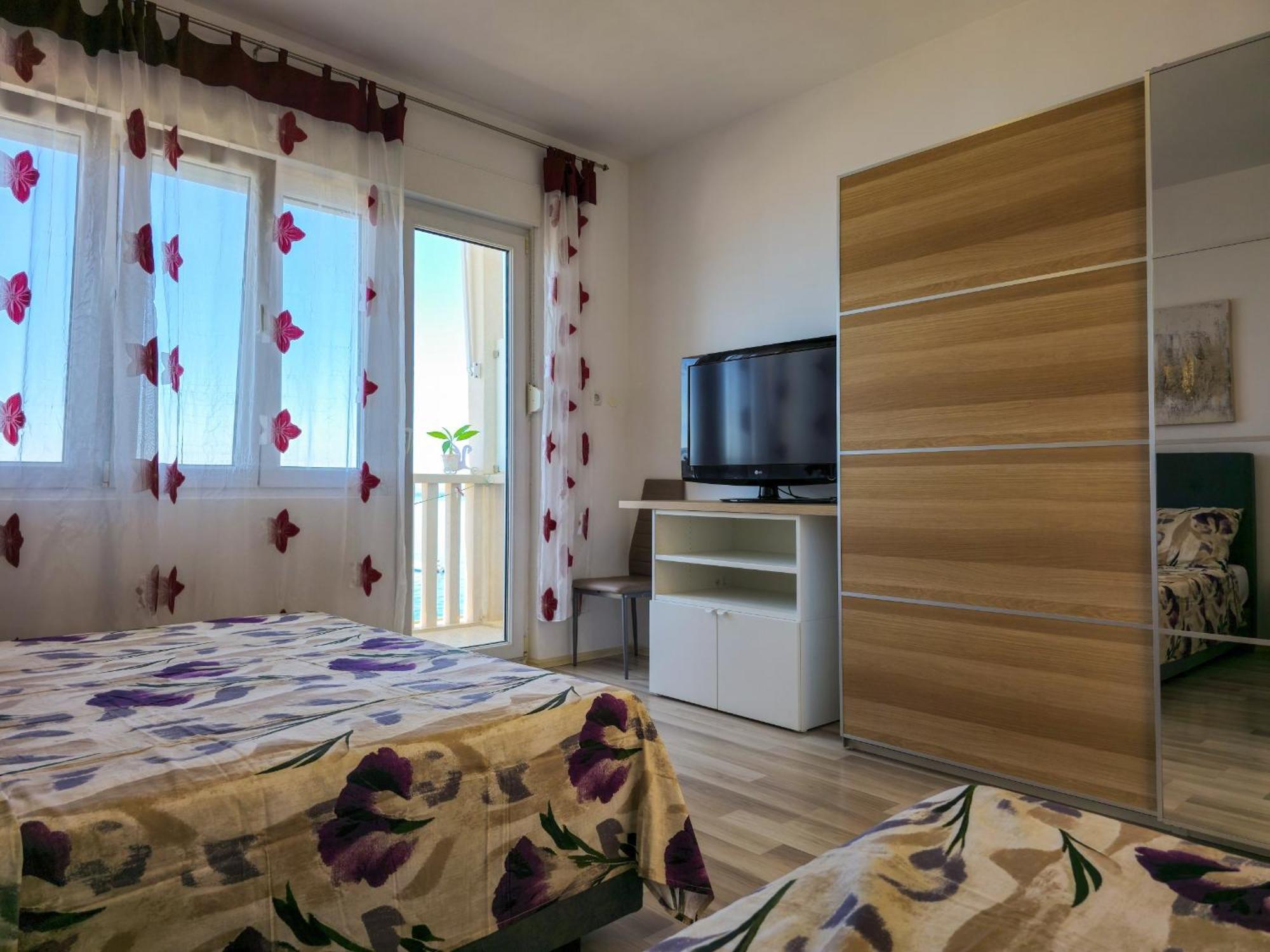 Apartments Neda Omis Ruang foto
