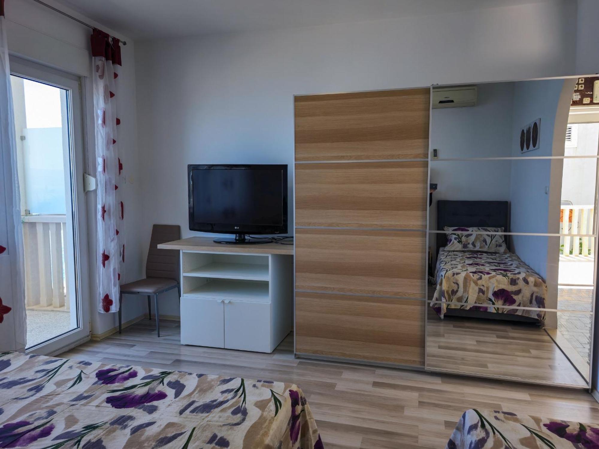Apartments Neda Omis Ruang foto