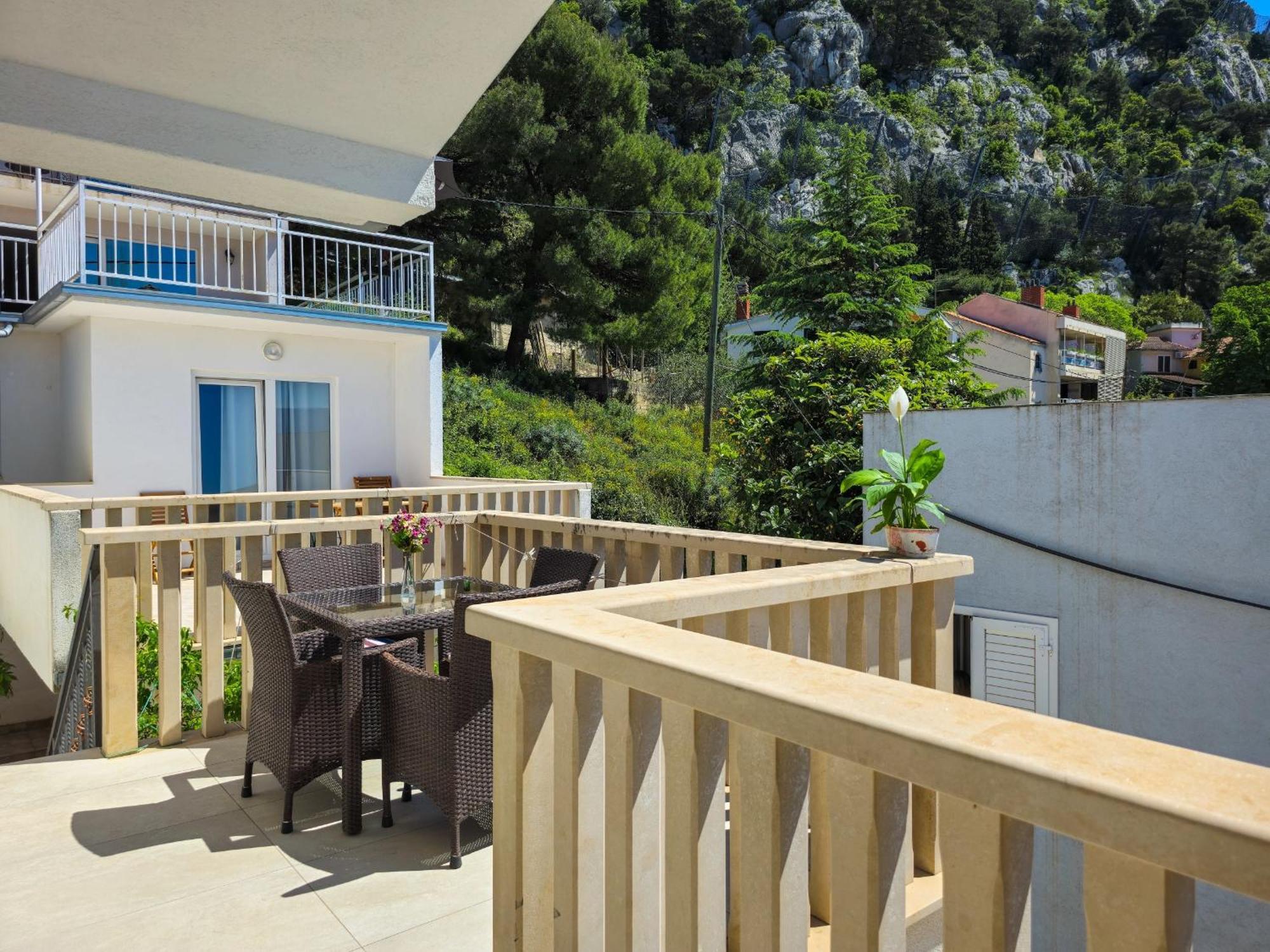 Apartments Neda Omis Ruang foto
